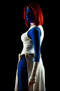 Lossien as Mystique (Photo by SuperHero Photography by Adam Jay)