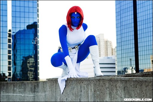 Lossien as Mystique (Photo by Wandering Dana)