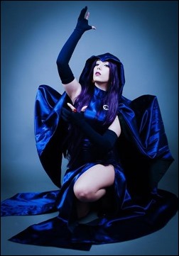 Neferet as Raven (Photo by Adrian Ummo)