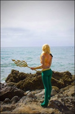 Tenleid Cosplay as Earth 11 Aquaman