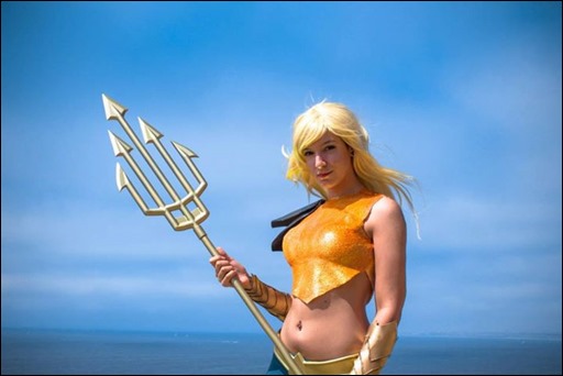 Tenleid Cosplay as Earth 11 Aquaman