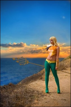 Tenleid Cosplay as Earth 11 Aquaman