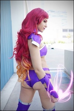 Tenleid Cosplay as New 52 Starfire (Photo by Eurobeat Kasumi Photography)