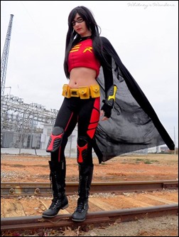 Sparky Cosplay as Female Red Robin (Photo by Whitney's Wonders)
