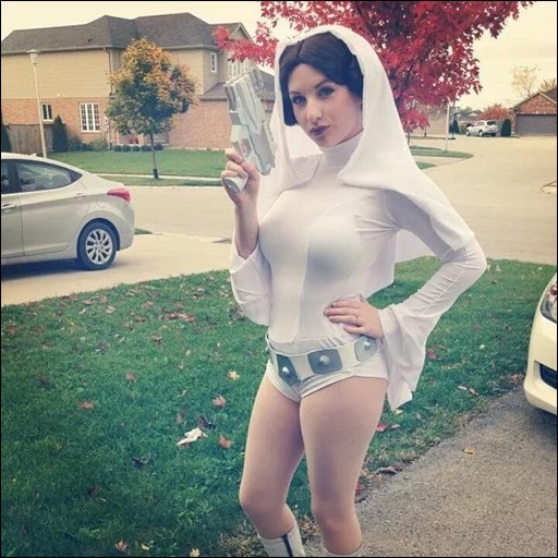 PrettyWreck Cosplay as Princess Leia