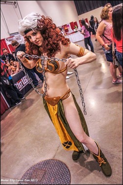 Sheikahchica Cosplay as Slave Rogue (Photo by Thomas Spanos)