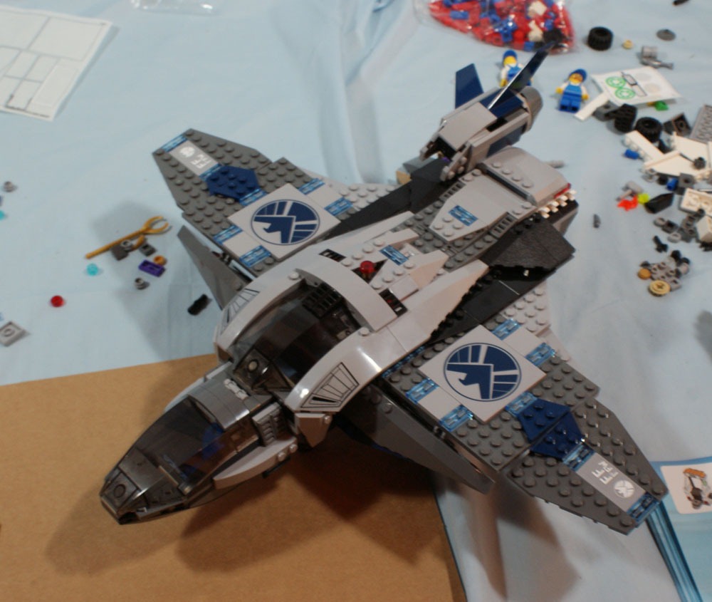 lego 2012 quinjet